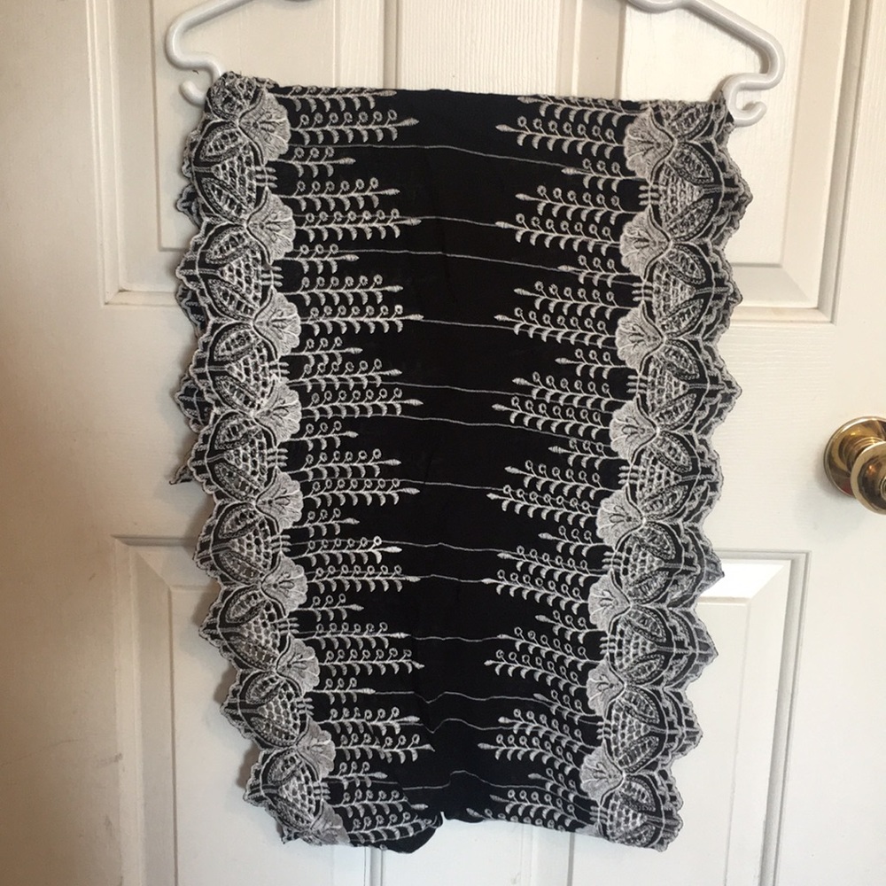 Floreat - Anthropology | Black lacy infinity scarf